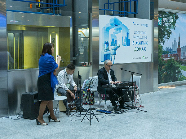 Стенд компании GREEN DENT на выставке Дентал-Экспо 2019_71.jpg