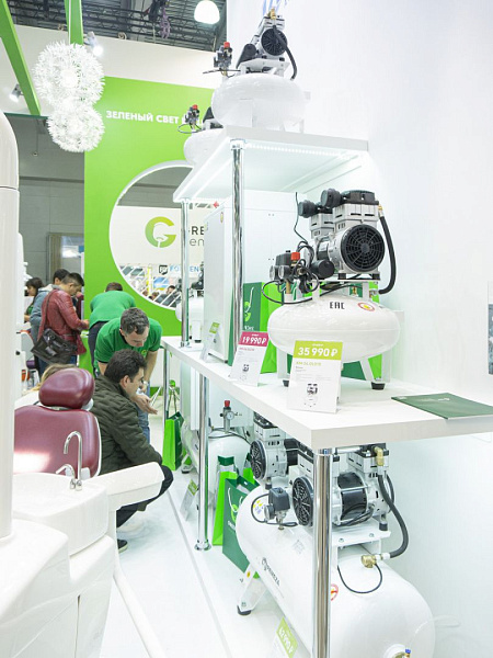 Стенд компании GREEN DENT на выставке Дентал-Экспо 2019_16.jpg